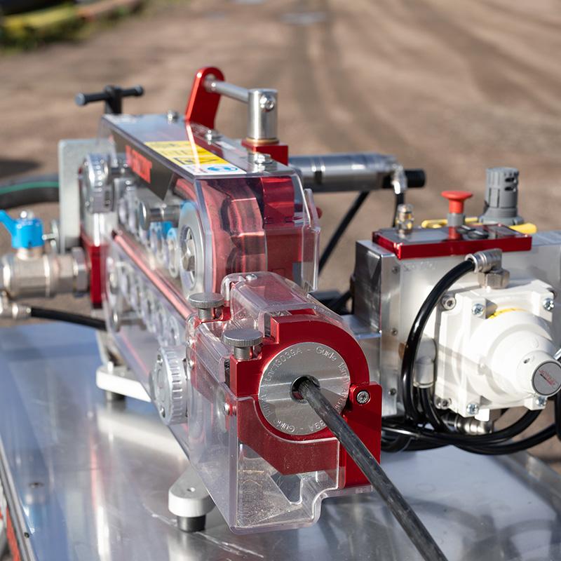 Jetting V4 Grizzon Einblasmaschine Rohr 10-63mm, Kabel 4-40mm, 31 kg, bis 2.000 N 16 Bar Dual-Gear System für Sub-ducting and Push/Pull. Service Kit, Transportkoffer mit Schaumstoff