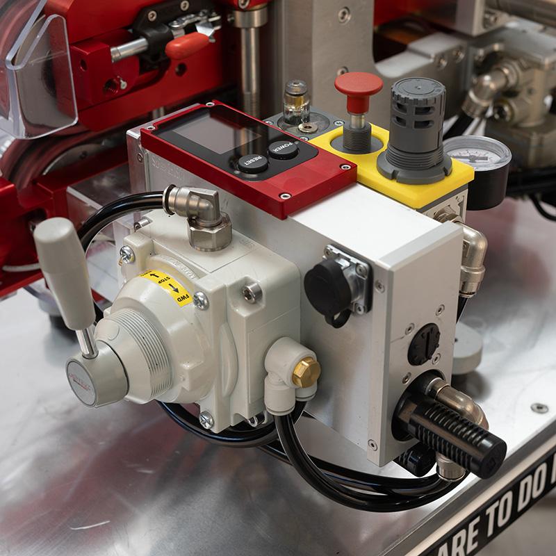 Jetting V4 Grizzon Einblasmaschine Rohr 10-63mm, Kabel 4-40mm, 31 kg, bis 2.000 N 16 Bar Dual-Gear System für Sub-ducting and Push/Pull. Service Kit, Transportkoffer mit Schaumstoff